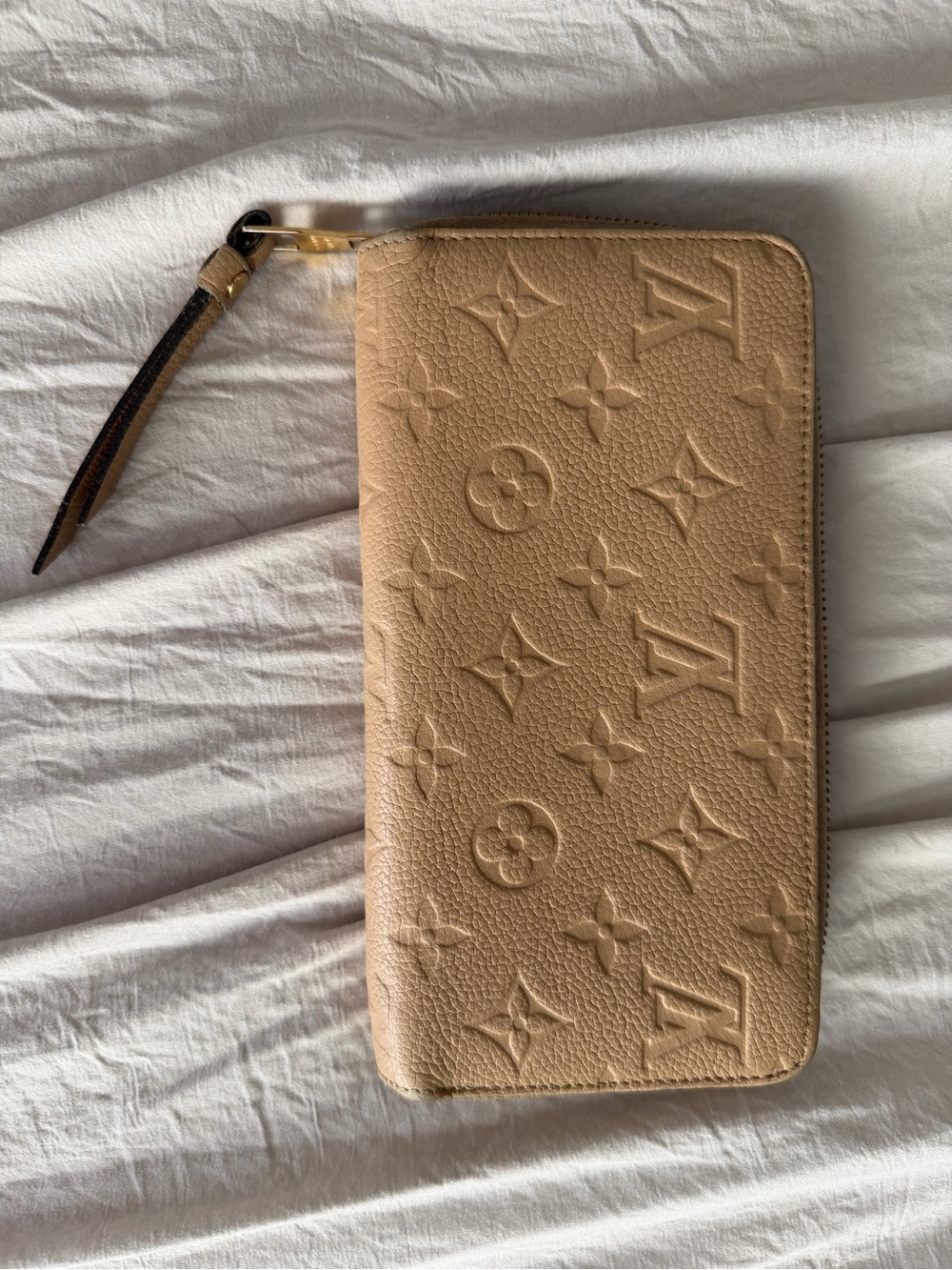 Authentic Louis Vuitton Empreinte Zippy Wallet – Beige/Nude